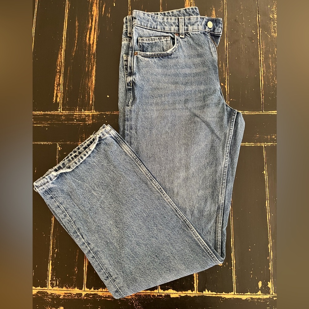 Zara Straight Leg Mid Rise Jean
